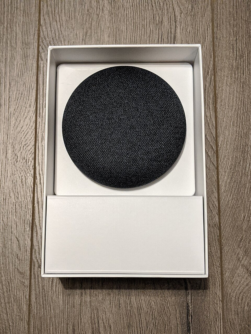 Google Nest Mini: el rival de mesa con Assistant. (CC BY-SA 4.0)